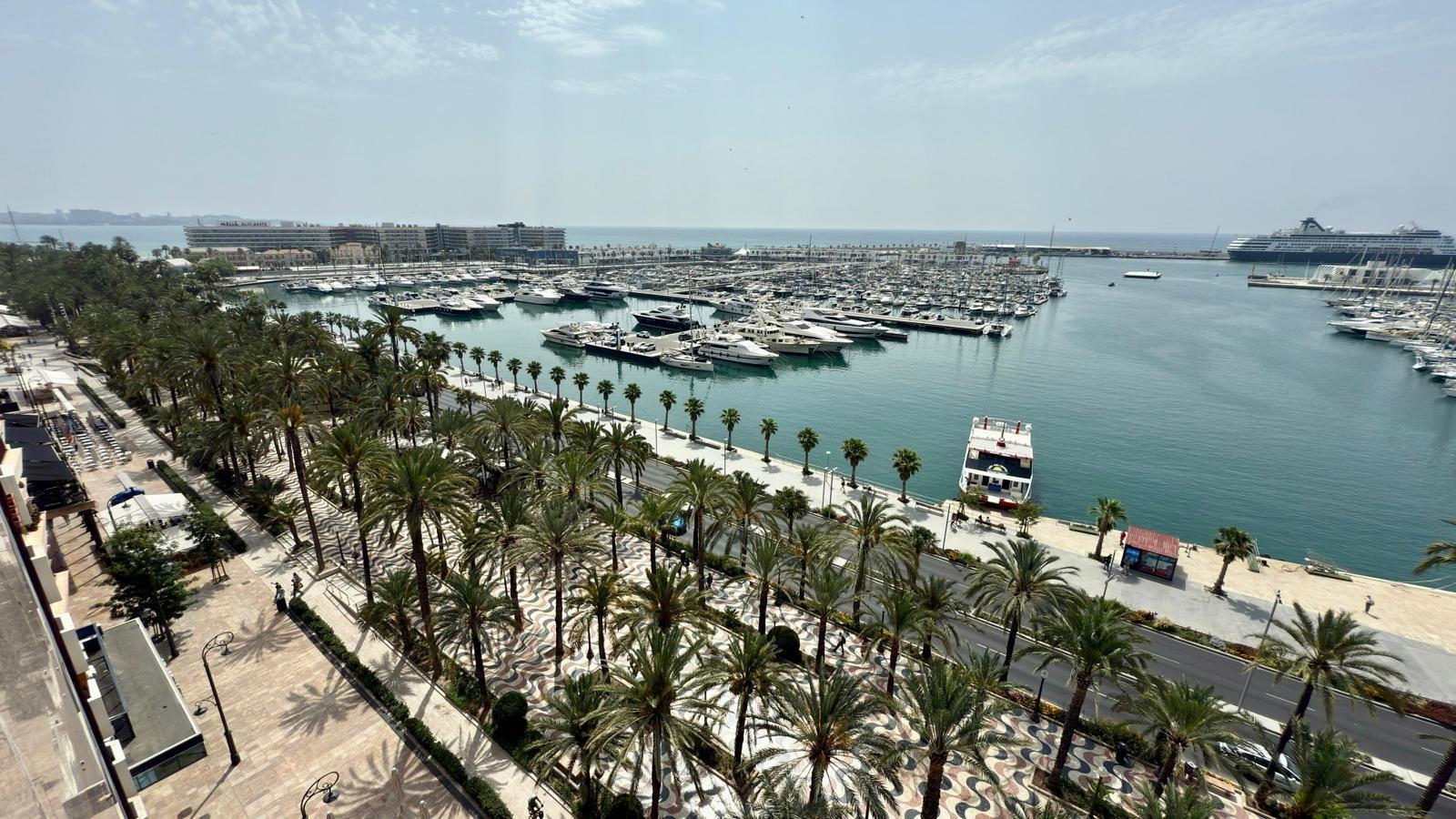 Piso de Lujo con Espectaculares Vistas en la Explanada de España, Alicante