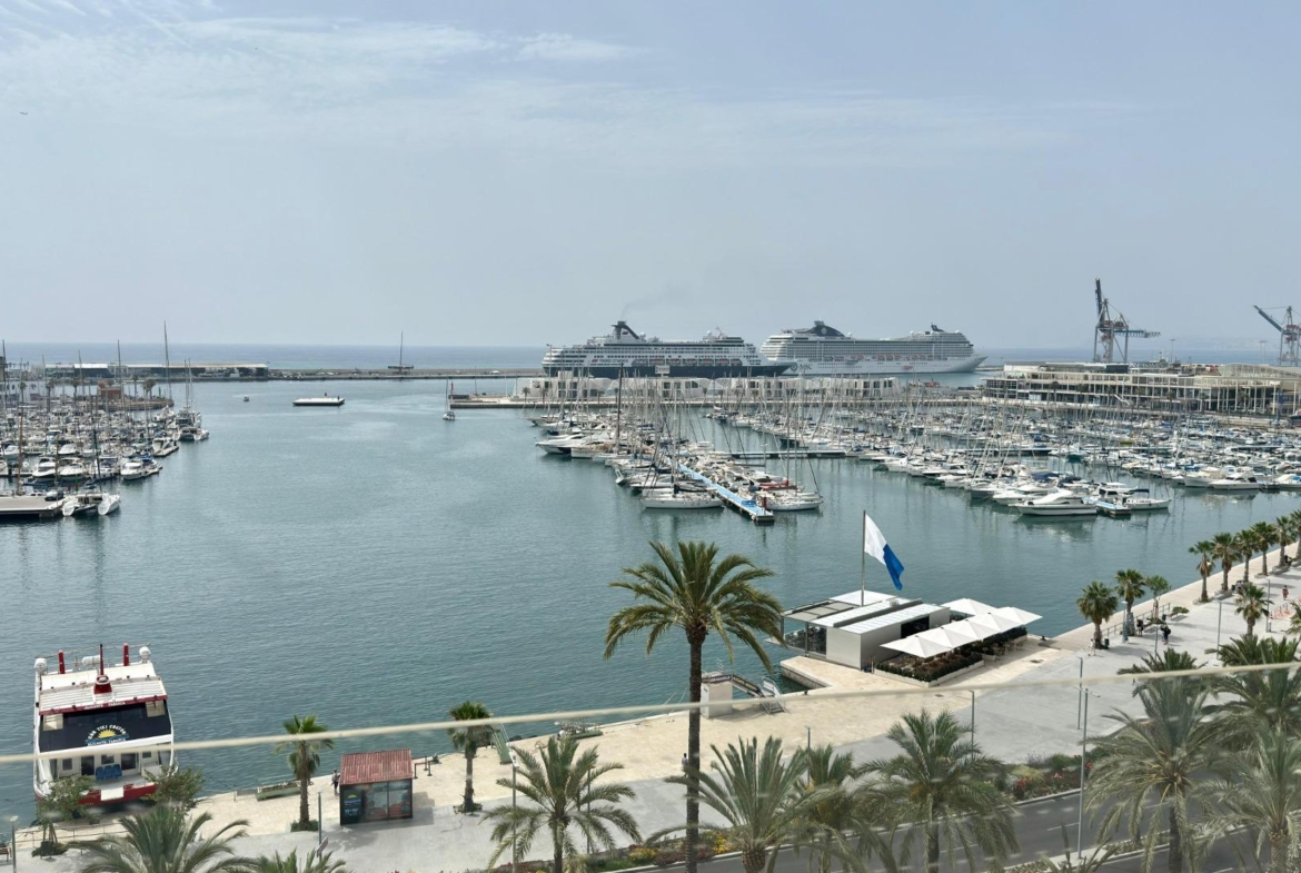 Piso de Lujo con Espectaculares Vistas en la Explanada de España, Alicante