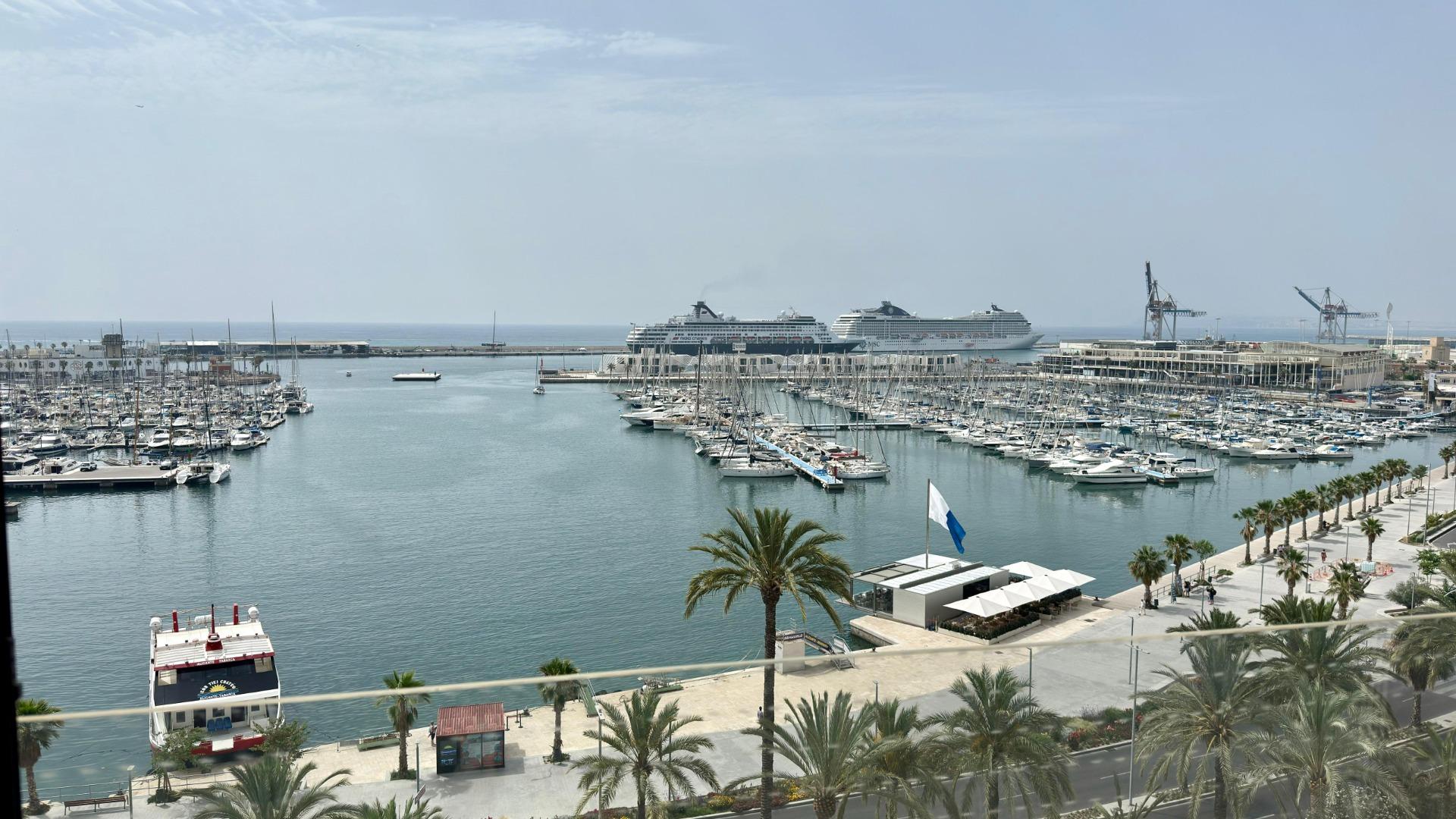 Piso de Lujo con Espectaculares Vistas en la Explanada de España, Alicante