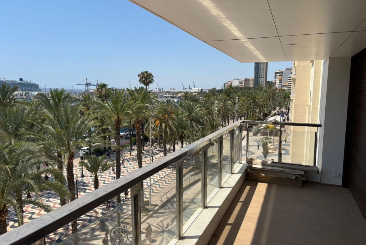 Piso de Lujo con Espectaculares Vistas en la Explanada de España, Alicante