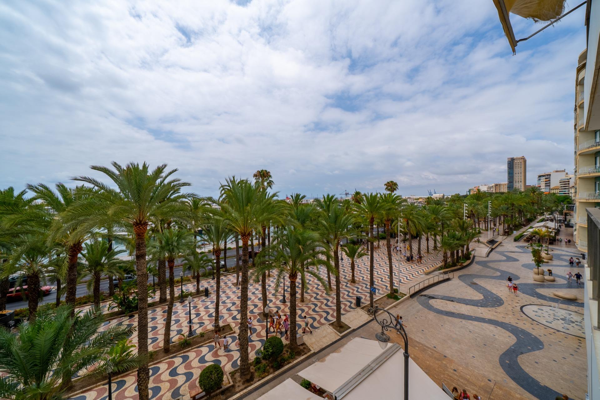 Piso de Lujo con Espectaculares Vistas en la Explanada de España, Alicante