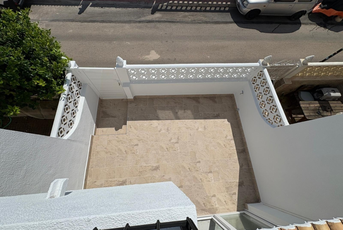 Your new home awaits! 🏡✨ RENOVATED TOWNHOUSE 3 BED 2 BATHS 2 TERRACES WITH COMMUNITY POOL
