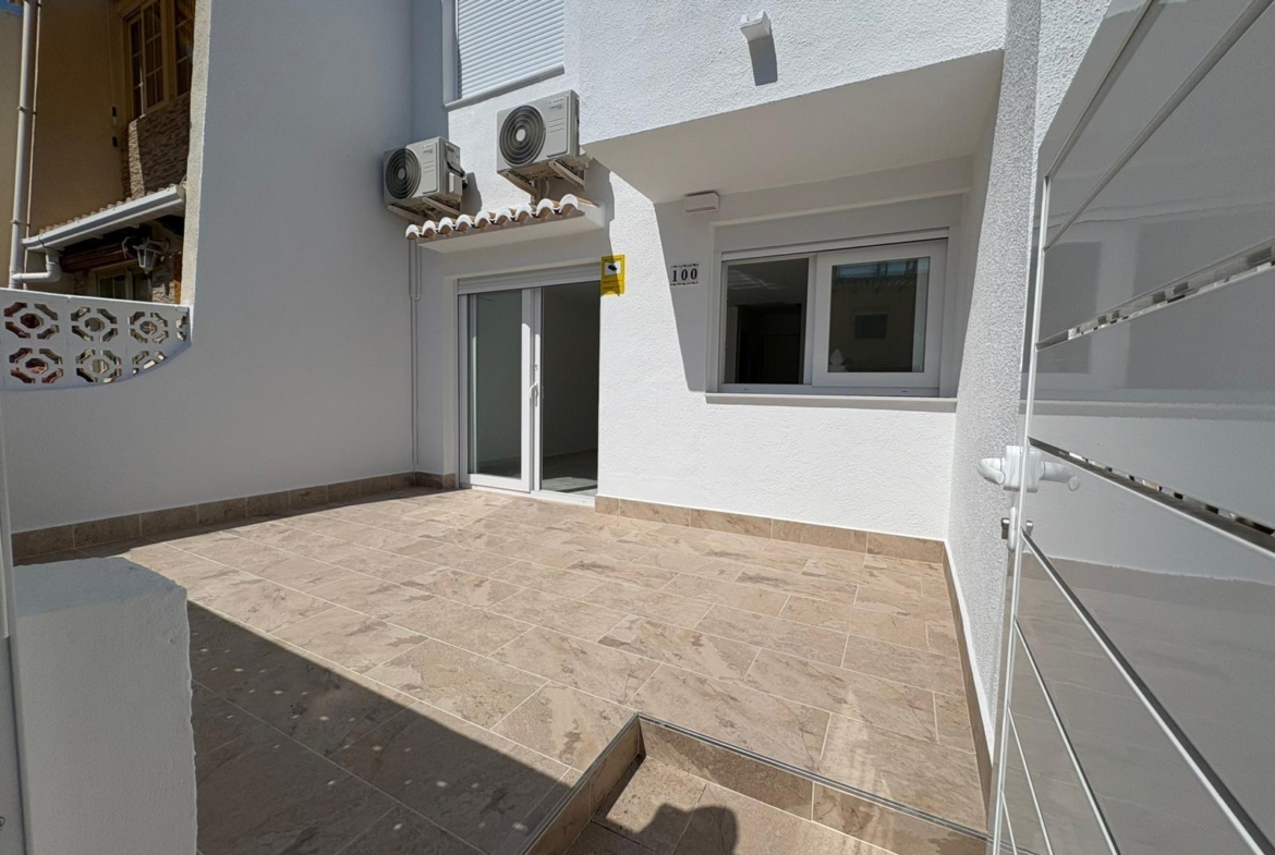 Your new home awaits! 🏡✨ RENOVATED TOWNHOUSE 3 BED 2 BATHS 2 TERRACES WITH COMMUNITY POOL