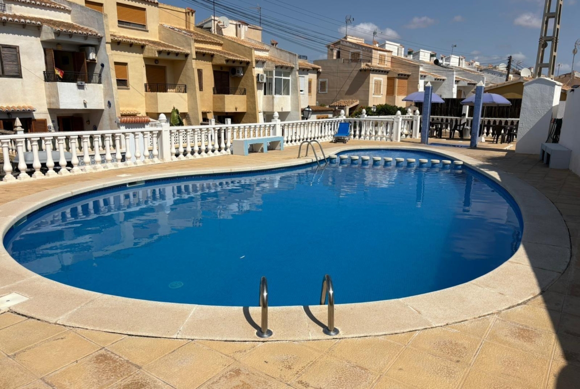 Your new home awaits! 🏡✨ RENOVATED TOWNHOUSE 3 BED 2 BATHS 2 TERRACES WITH COMMUNITY POOL