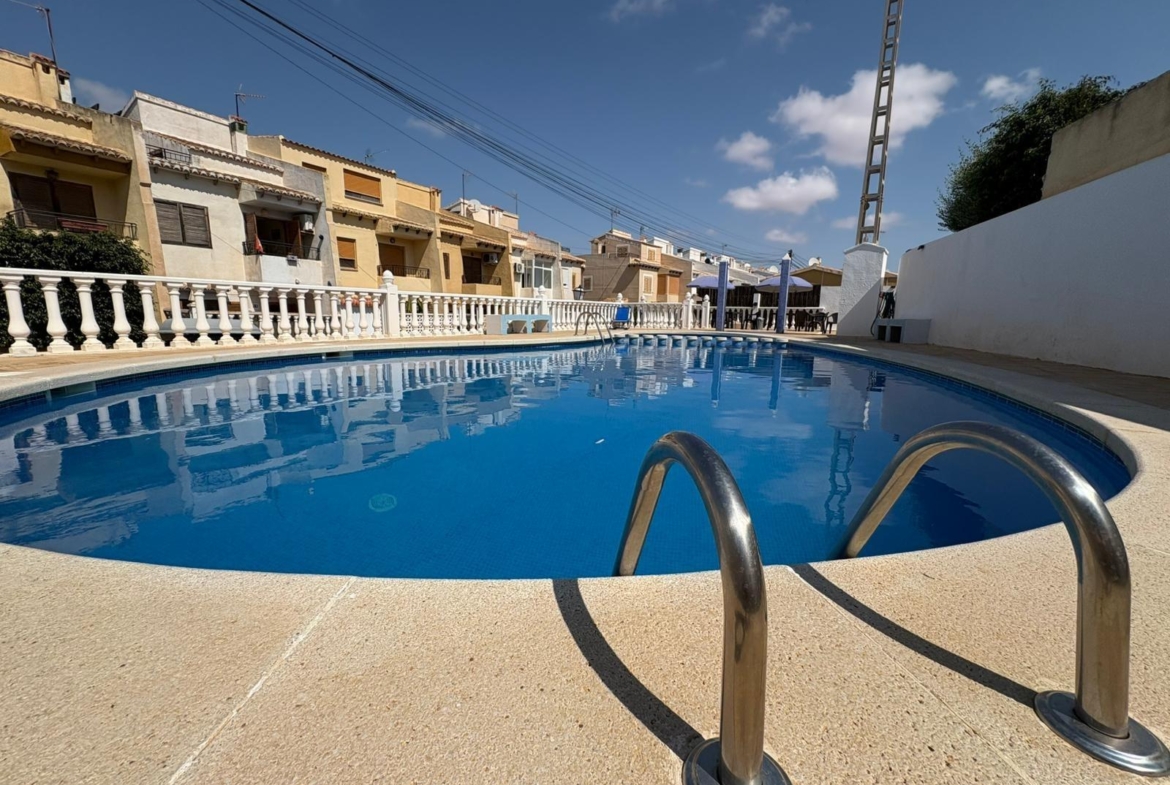 Your new home awaits! 🏡✨ RENOVATED TOWNHOUSE 3 BED 2 BATHS 2 TERRACES WITH COMMUNITY POOL