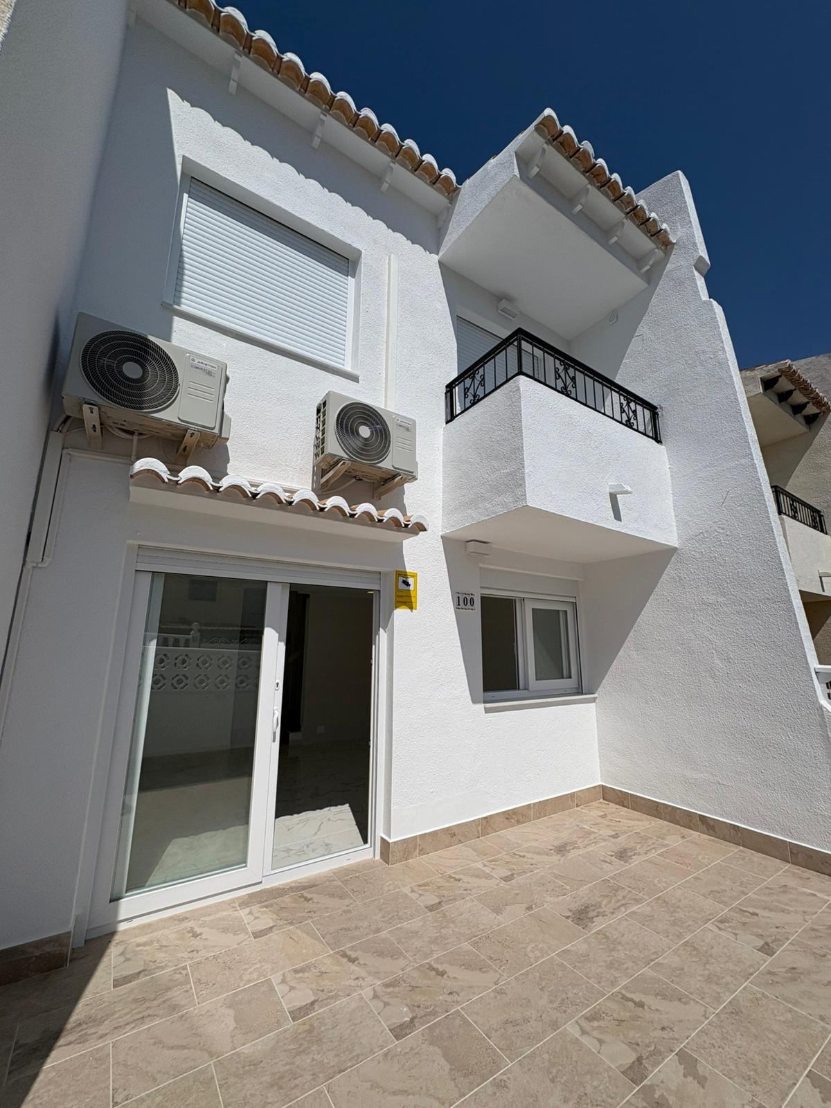 Your new home awaits! 🏡✨ RENOVATED TOWNHOUSE 3 BED 2 BATHS 2 TERRACES WITH COMMUNITY POOL