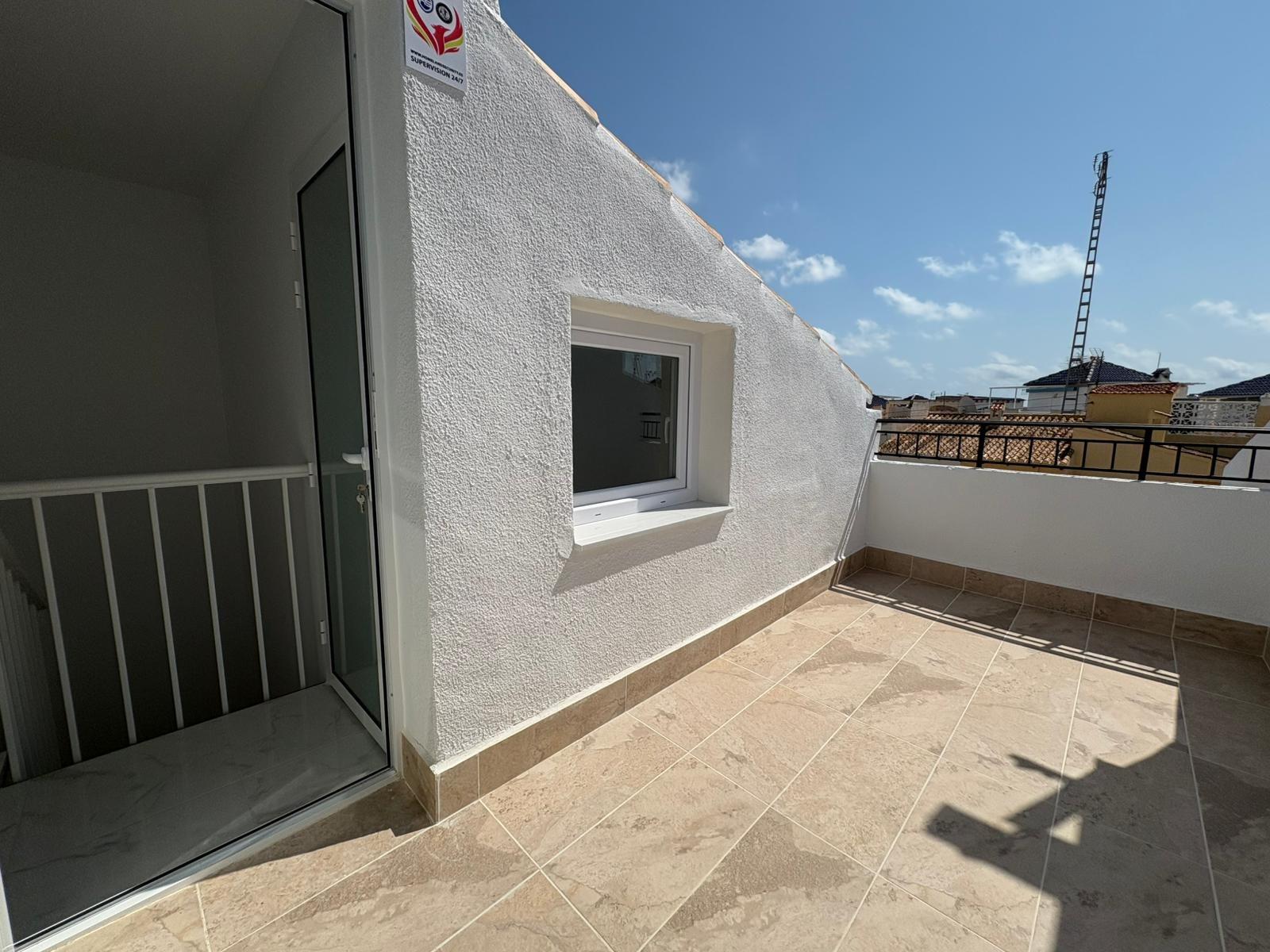 Your new home awaits! 🏡✨ RENOVATED TOWNHOUSE 3 BED 2 BATHS 2 TERRACES WITH COMMUNITY POOL