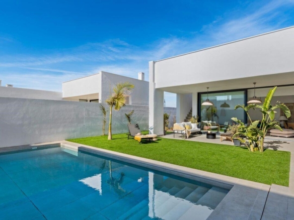 Luxury Villa with sea views and own pool in Mar de Cristal