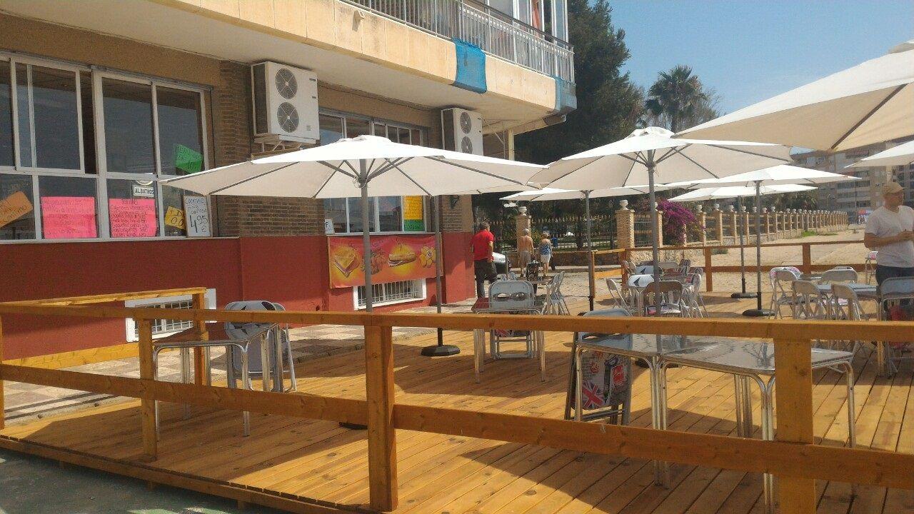 RESTAURANTE EN TORREVIEJA EN LA PRIMERA LINEA DE PLAYA