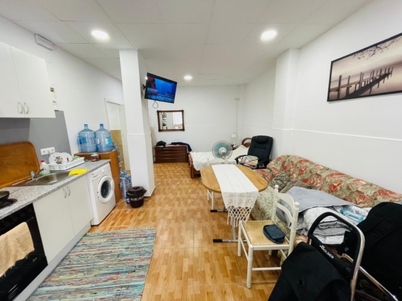 Commercial premises enabled for housing in Carolinas Altas.