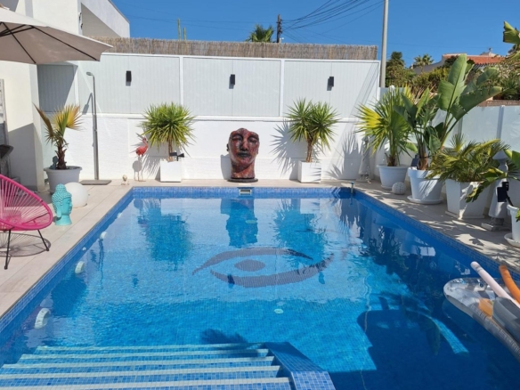 Beautiful luxury villa in La Siesta