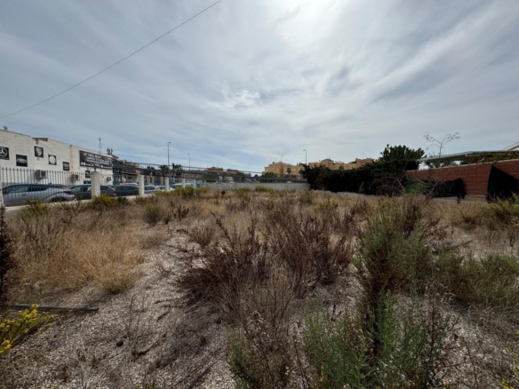 PARCELA 1000 M2 EN ORIHUELA COSTA. A 350 METROS DEL MAR.