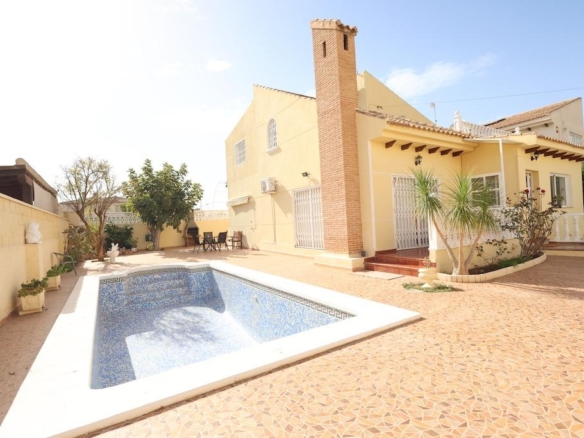 Playa Flamenca, independent villa just 250 meters from the beach