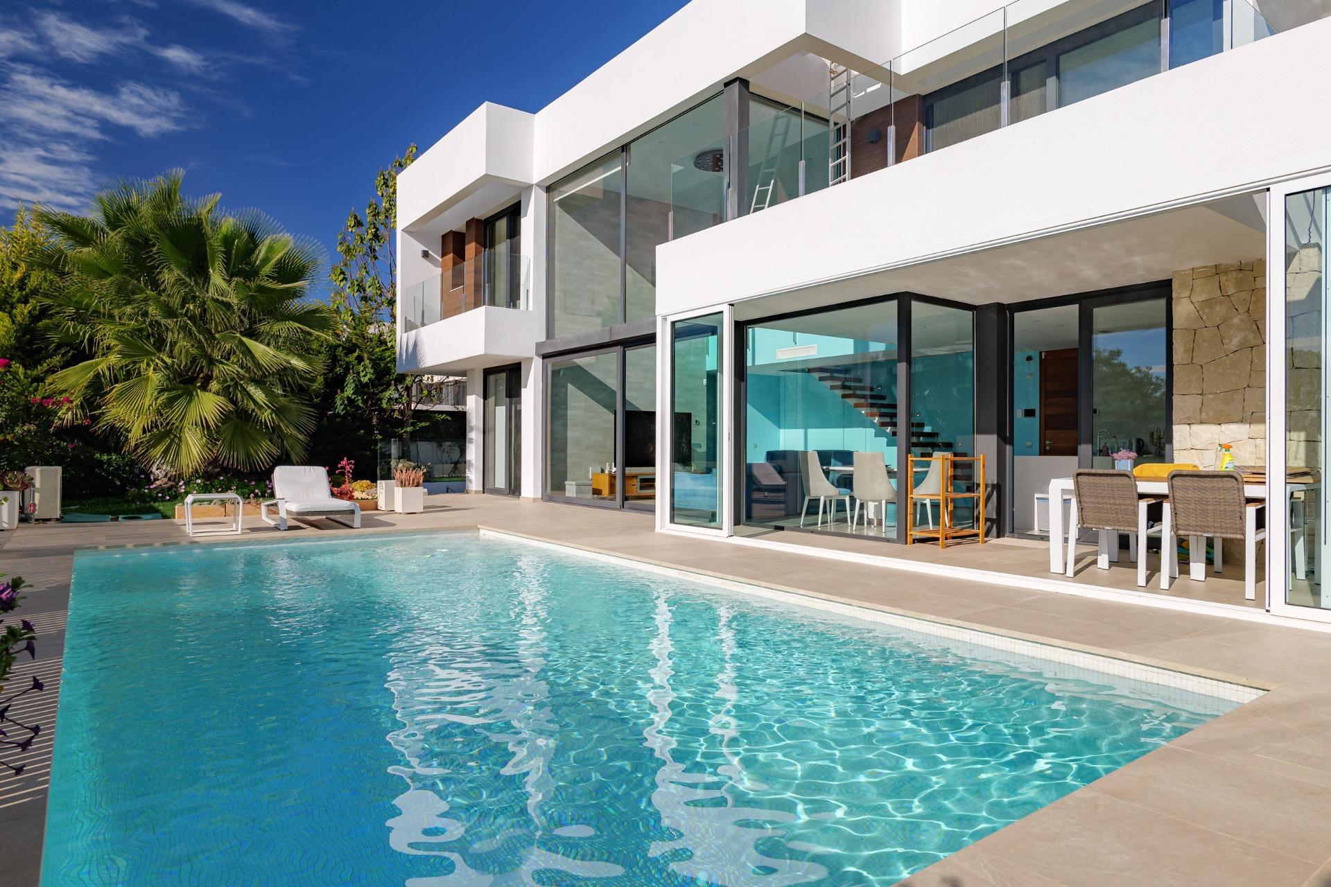 Unique villa in Sierra Cortina: prestigious location between mountains and sea