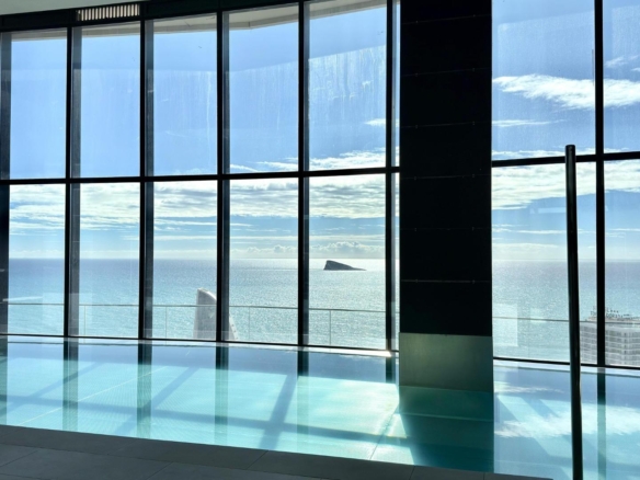 Luxe appartement te koop met prachtig uitzicht op zee