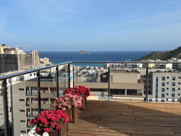 Luxurious Penthouse in Cala de Finestrat: A Dream by the Mediterranean Sea 🌴