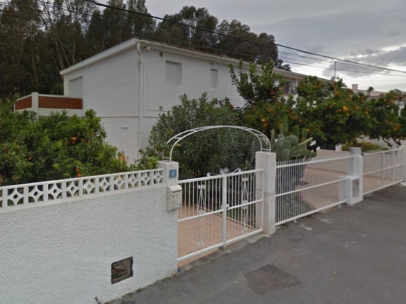 🏡 Semi-detached house in Albir with a tourist license – just 200 meters from the sea! 🌊🌿