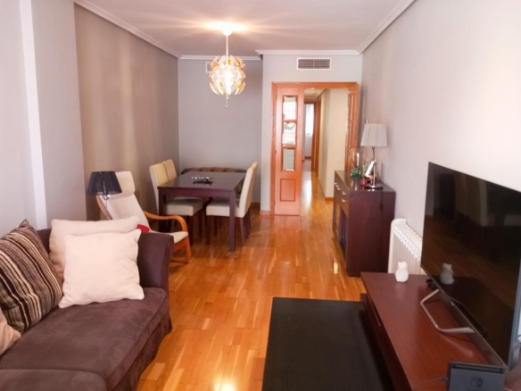 Amplio y Moderno Apartamento en el Corazón de San Juan, Alicante