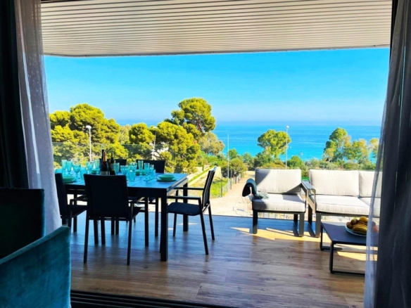 Modern new apartments on the shores of the Mediterranean Sea 🏖️