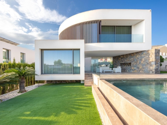 Stunning designer villa in Finestrat, where comfort meets contemporary elegance.