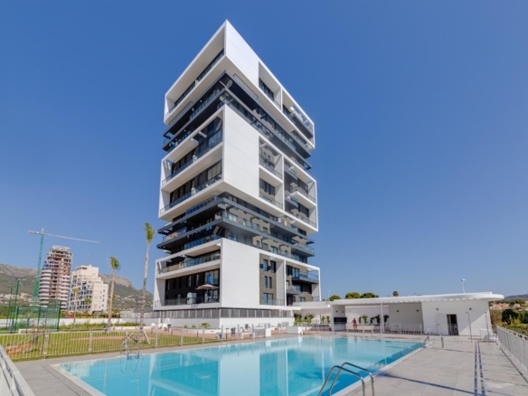 SPECTACULAR NEW LARGE APARTMENT WITH SEA AND MOUNTAIN VIEWS IN CALPE