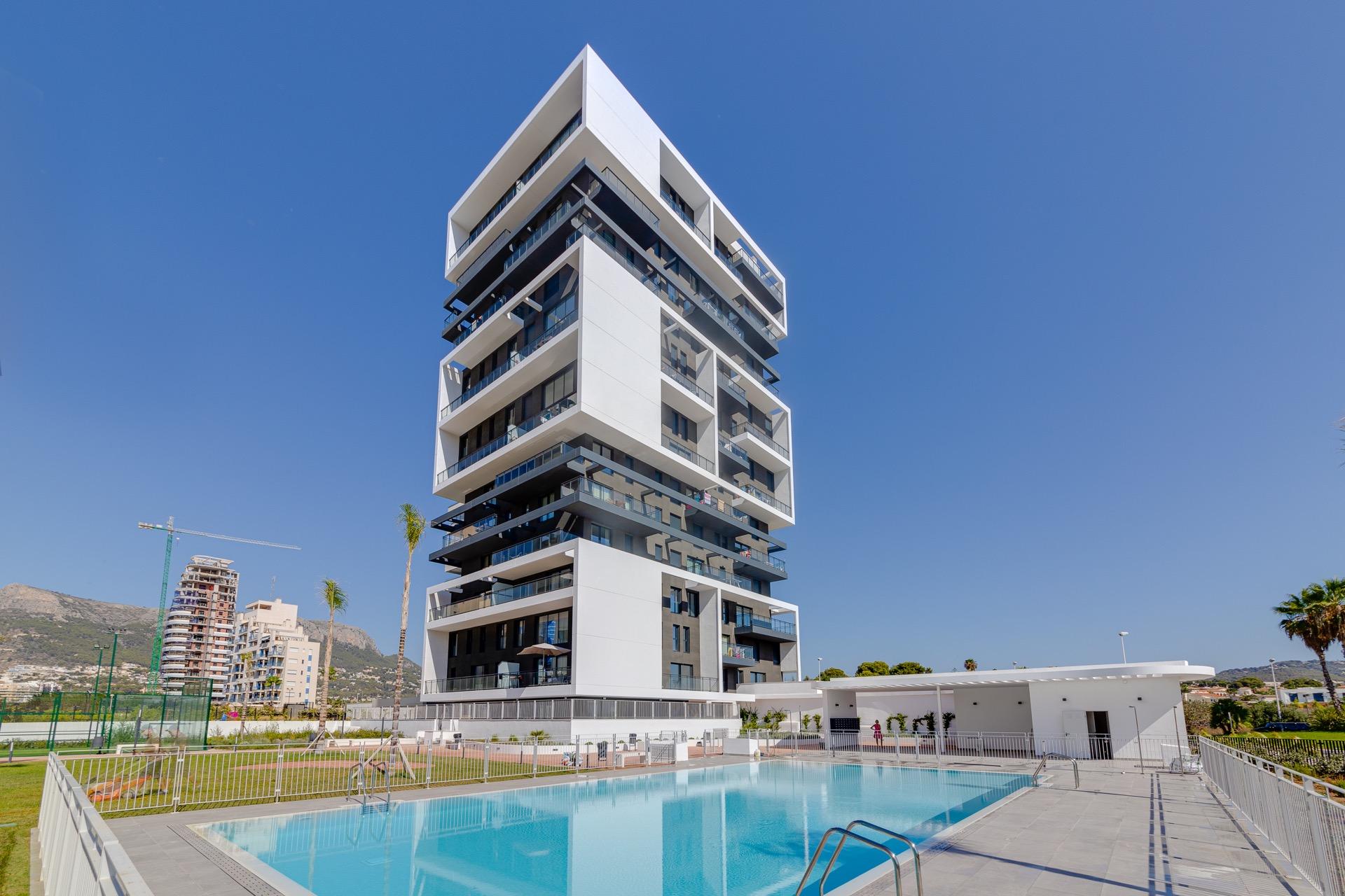 SPECTACULAR NEW LARGE APARTMENT WITH SEA AND MOUNTAIN VIEWS IN CALPE