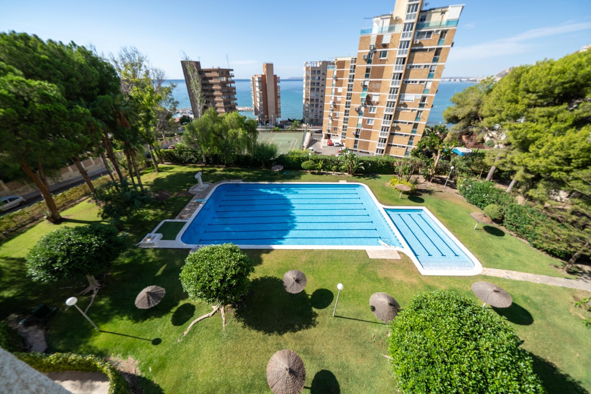 Piso en Edificio de Lujo a 2 minutos del Mar en la Albufereta