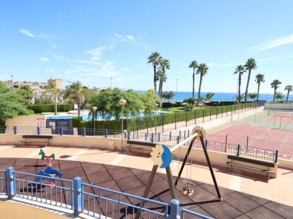 Mil Palmeras – Penthouse with Sea Views Just 150 Meters from the Beach