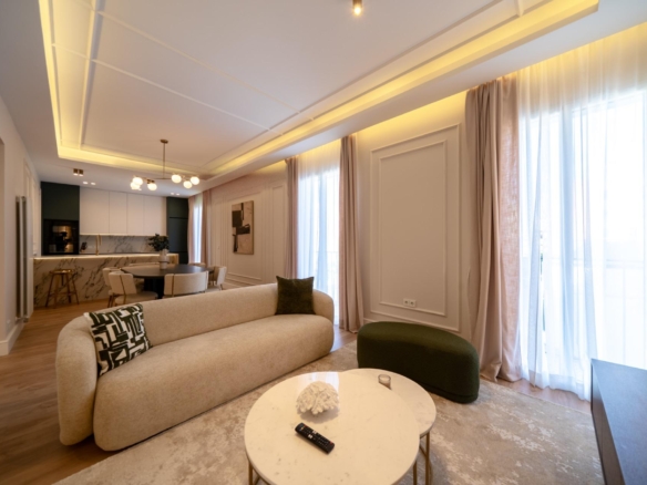 ELEGANT REFURBISHED APARTMENT IN RECOLETOS NEIGHBORHOOD, MADRID