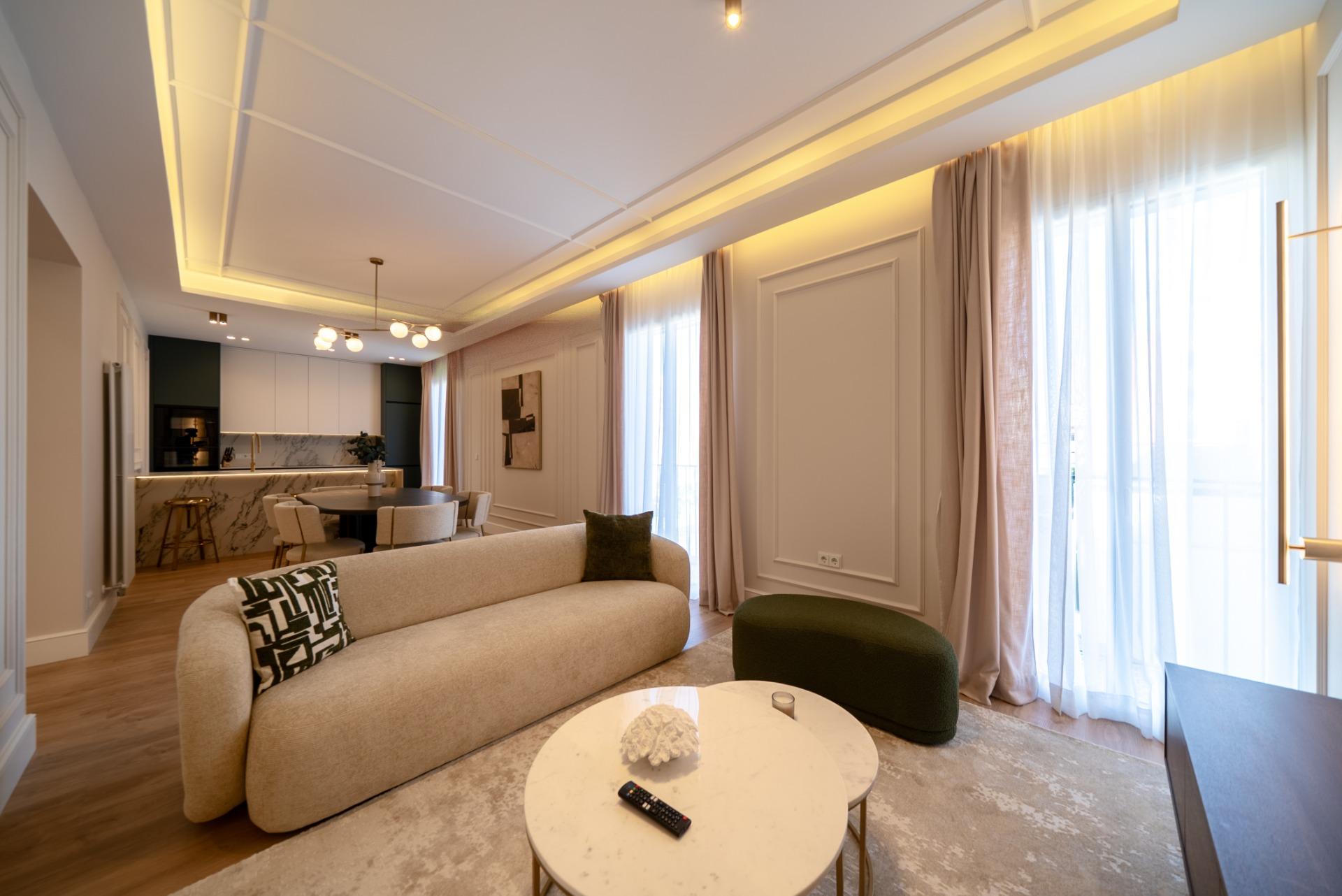 ELEGANT REFURBISHED APARTMENT IN RECOLETOS NEIGHBORHOOD, MADRID