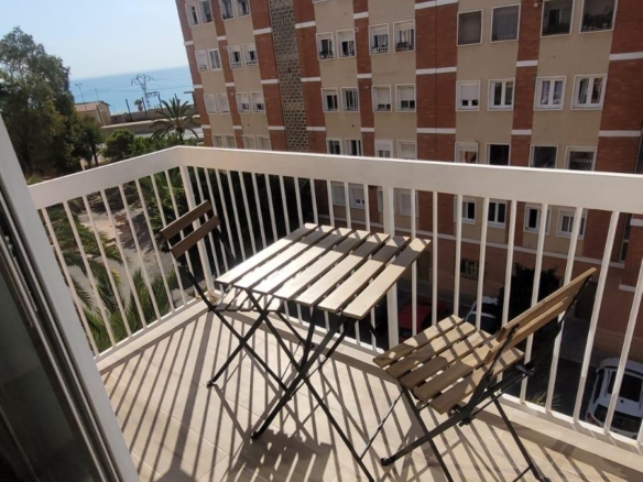 Bonito piso con vistas al mar completamente reformado