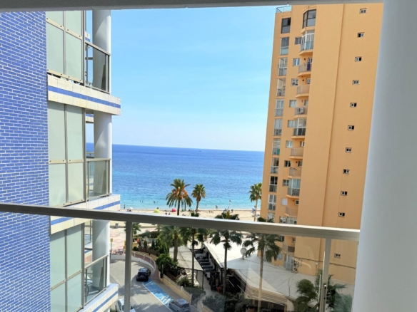Magnificent apartment with sea views just one minute from the beach in Playa de la Fossa, Calpe