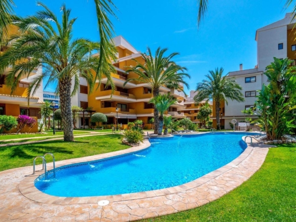 La Entrada ! Enorme apartamento en una de las mejores zonas de Costa Blanca !