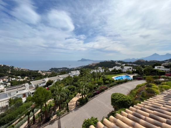 ALTEA HILLS EXCLUSIEVE FLAT TE KOOP MET ZEEZICHTEN