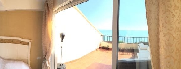 Duplex Penthouse in Front Line Beach