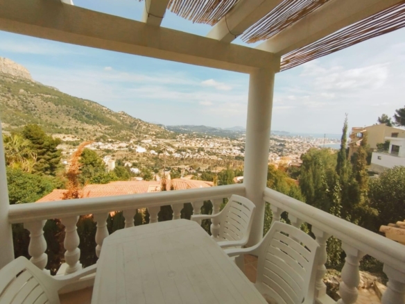 Exclusive villa in Calpe with panoramic views 🌅 and great investment opportunity 💼