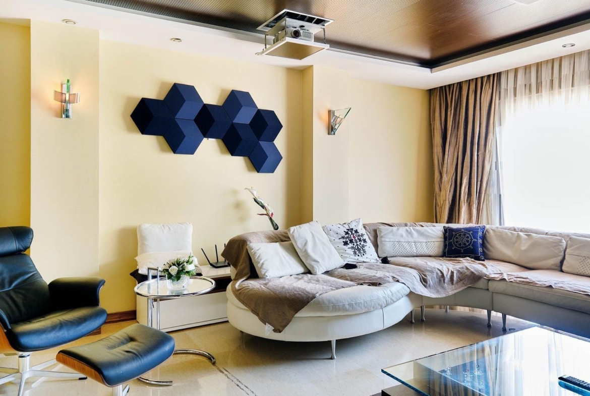 Luxury PENTHOUSE in the TORREVIEJA THEATER SQUARE