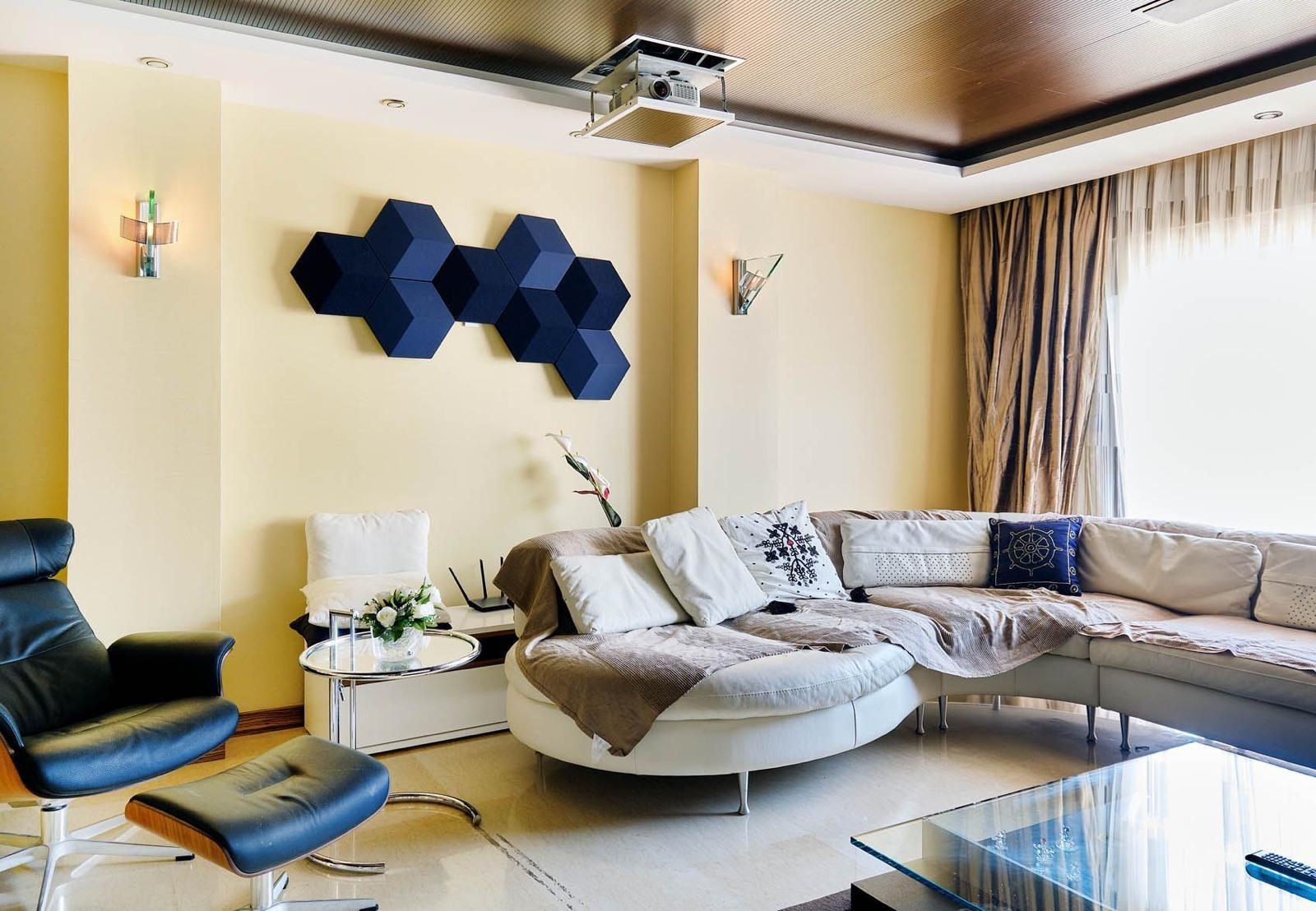 2-10-121 Luxury PENTHOUSE in the TORREVIEJA THEATER SQUARE