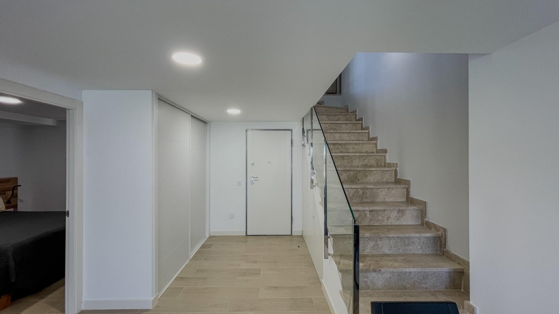 2-10-130 Moderne duplex met 5 slaapkamers in het exclusieve Campirroso complex, Finestrat