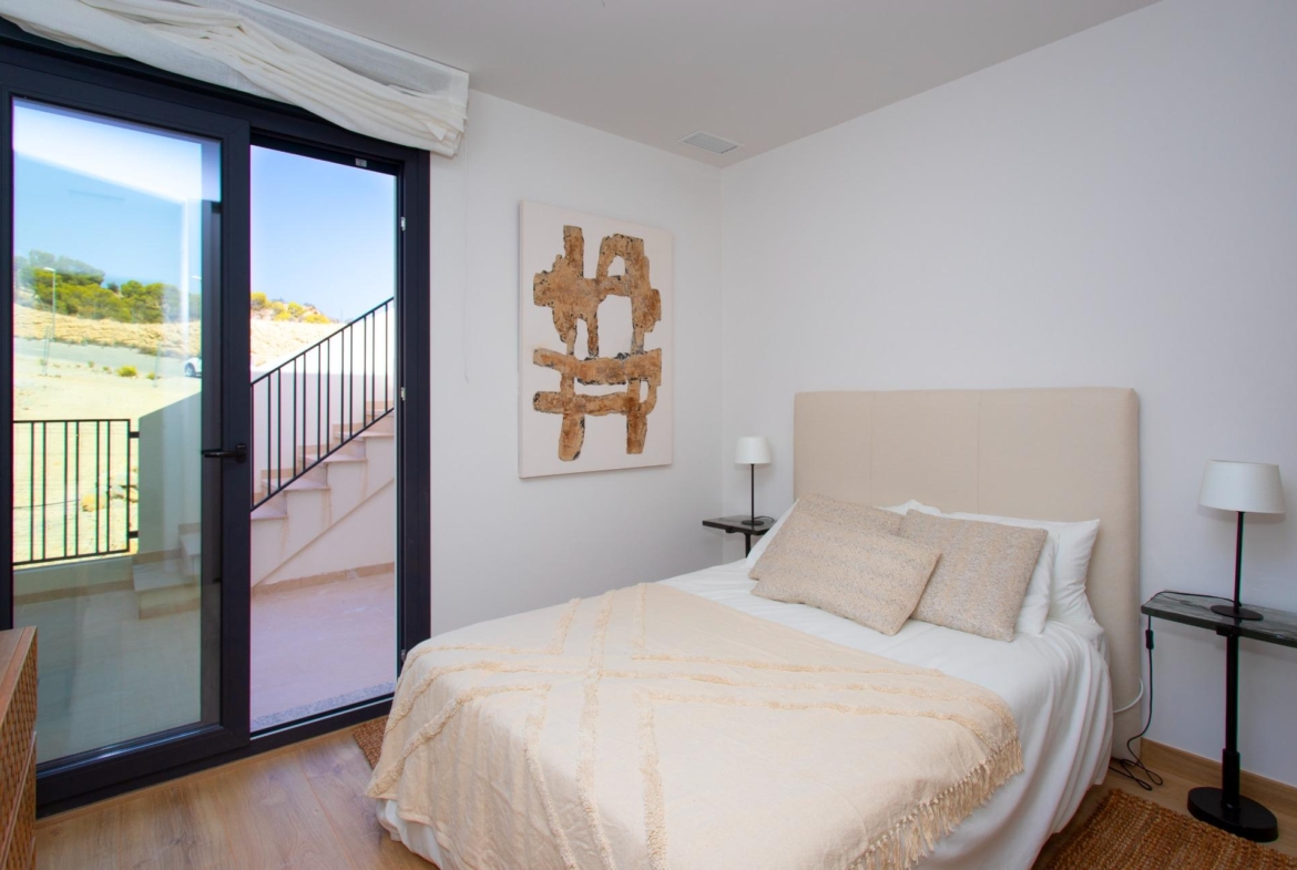 Exclusive Duplex House in Monforte del Cid – Ideal for Families