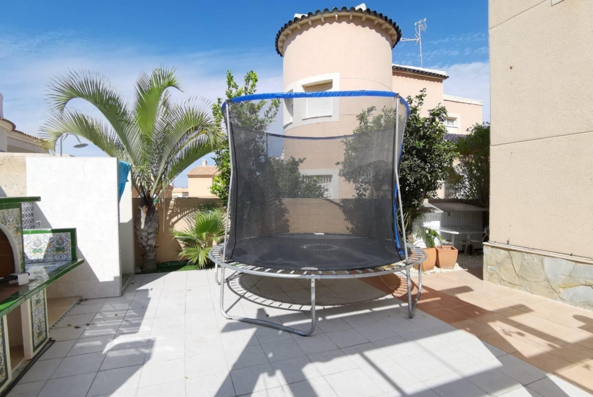 Ruim chalet in La Florida, Orihuela Costa – Ideaal om te genieten van de zon en het strand