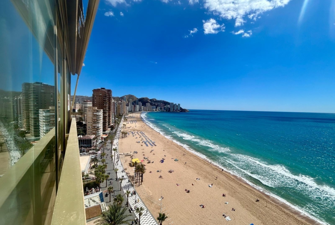 🏖️ Luxury Apartment on the Levante Beachfront – Dreamy Views 🌅