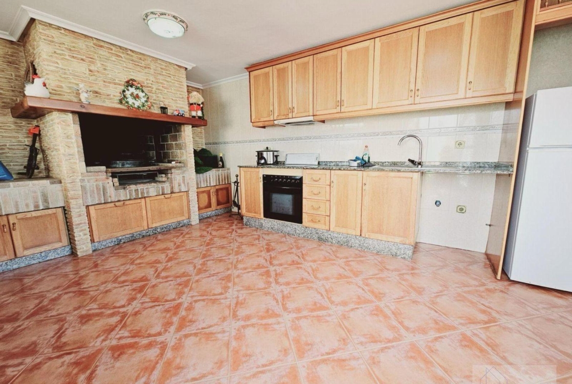 VILLA EN LA SIESTA CON 800 METROS DE PARCELA. PISCINA PRIVADA. 330 M2 DE CASA.