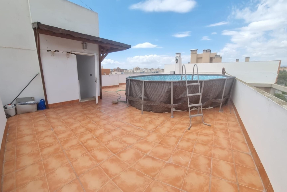 OCASIÓN ÁTICO DE 260 METROS CON TERRAZA AJARDINADA EN PLANTA DE 60 METROS