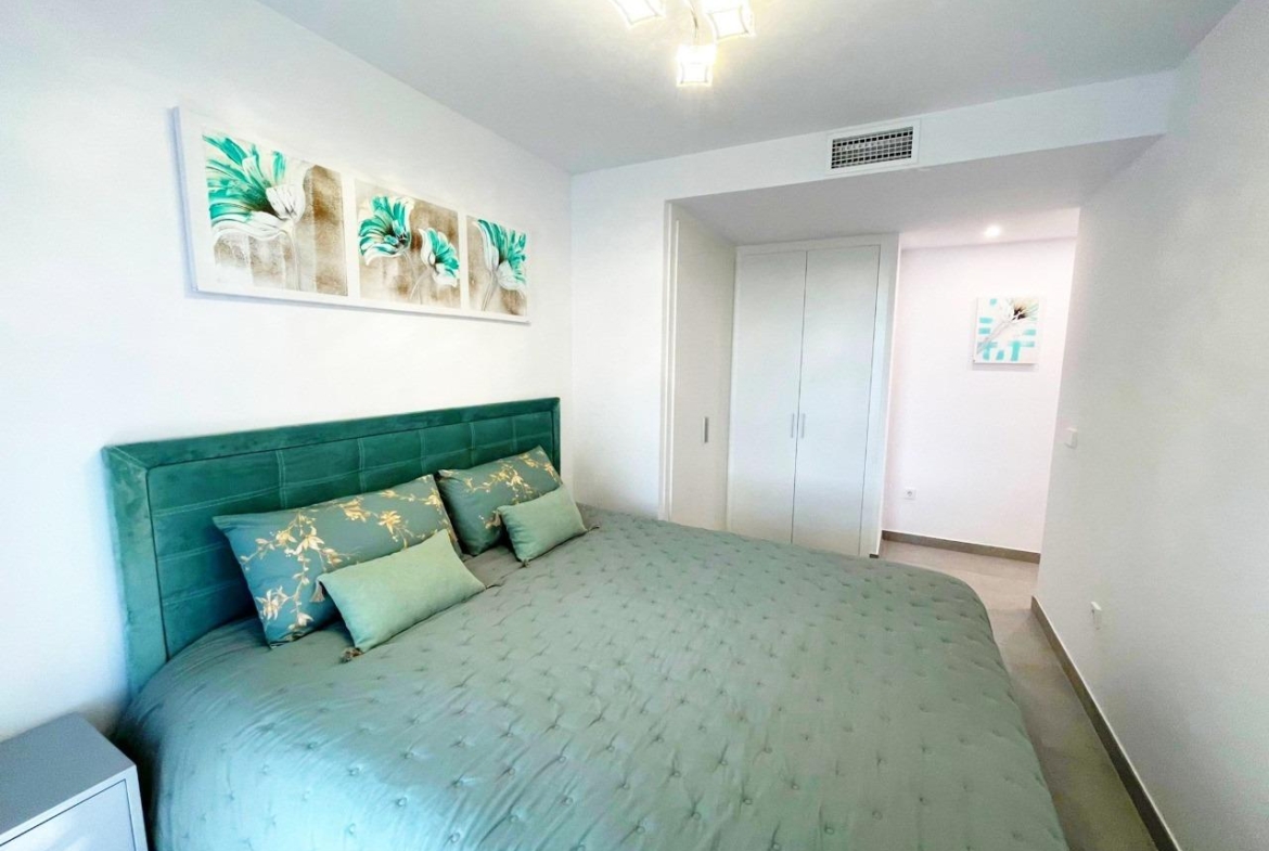 Moderne nieuwe appartementen aan de oevers van de Middellandse Zee