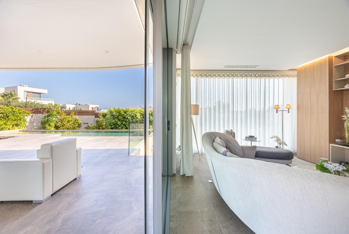 Stunning designer villa in Finestrat, where comfort meets contemporary elegance.