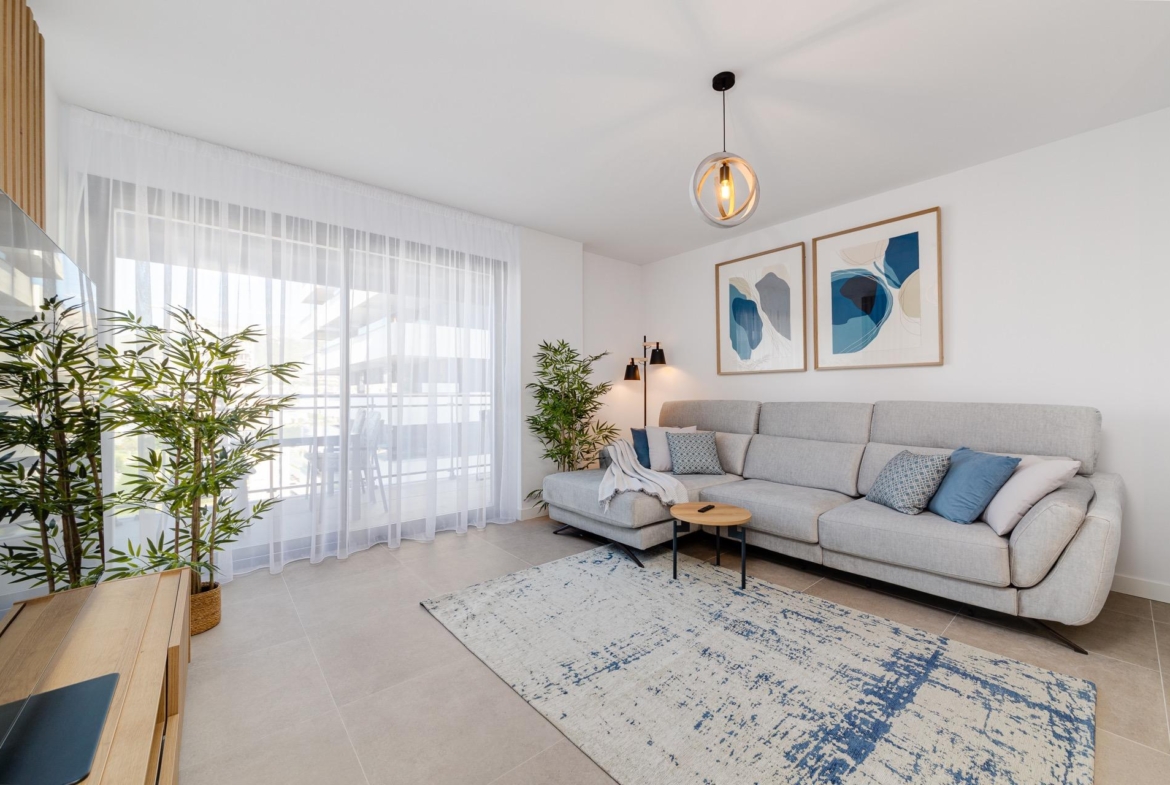 SPECTACULAR NEW LARGE APARTMENT WITH SEA AND MOUNTAIN VIEWS IN CALPE