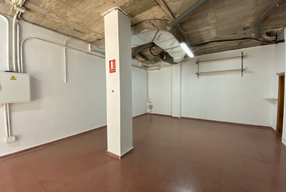 IMPRESSIEVE HANDELSPREMIES TE KOOP IN ALICANTE IN VILLAFRANQUEZA