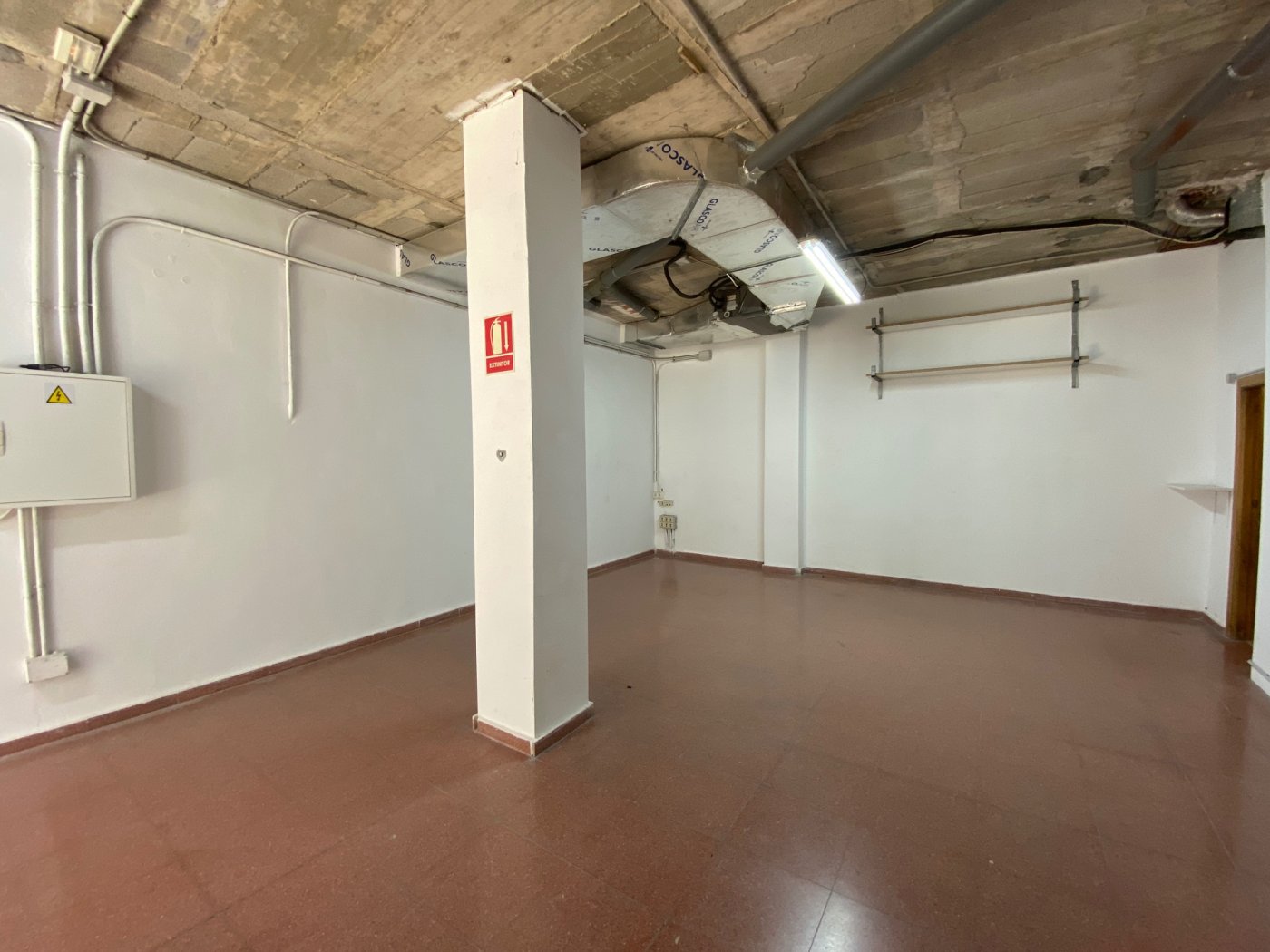 IMPRESSIEVE HANDELSPREMIES TE KOOP IN ALICANTE IN VILLAFRANQUEZA