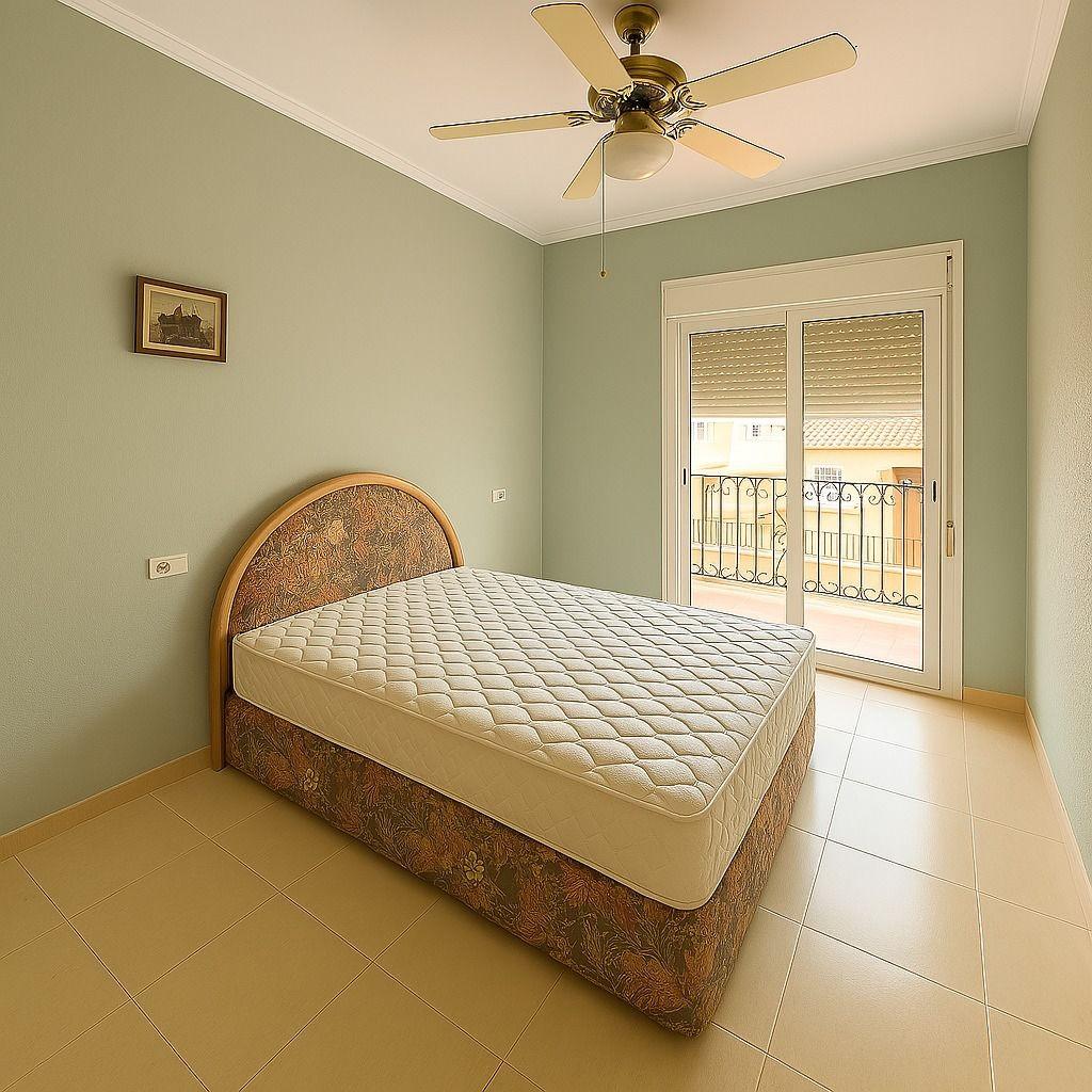 ADOSADO EN PLAYA FLAMENCA CON JARDIN Y PISCINA COMUNITARIA. 2 DORM. 2 BAÑOS. PARKING. 2 TERRAZAS GRANDES.